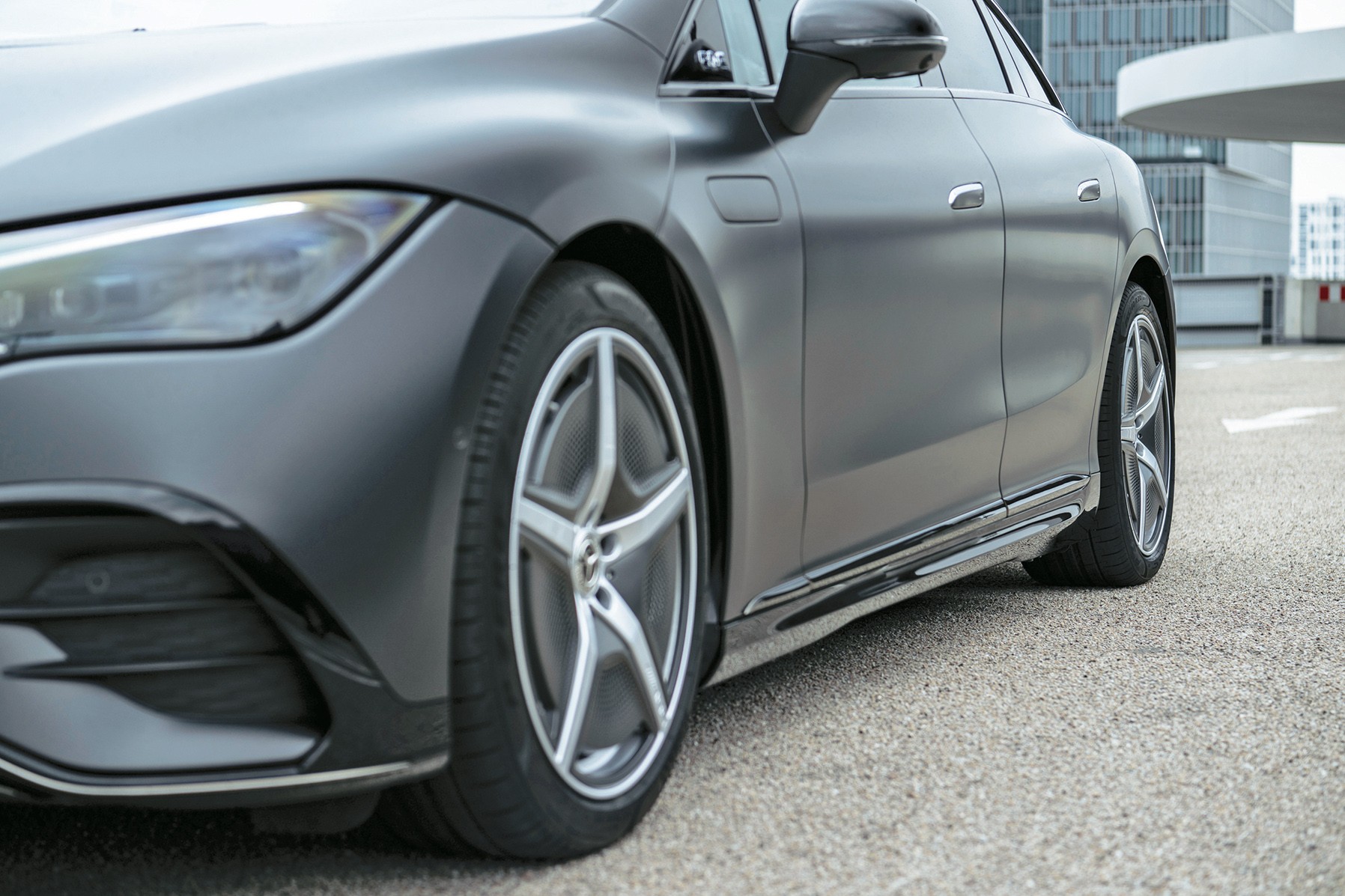 Mercedes EQE (2022)