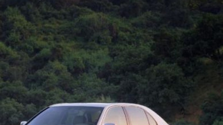 Mercedes S 430 i Lexus LS 430 - Oryginał i... oryginał?