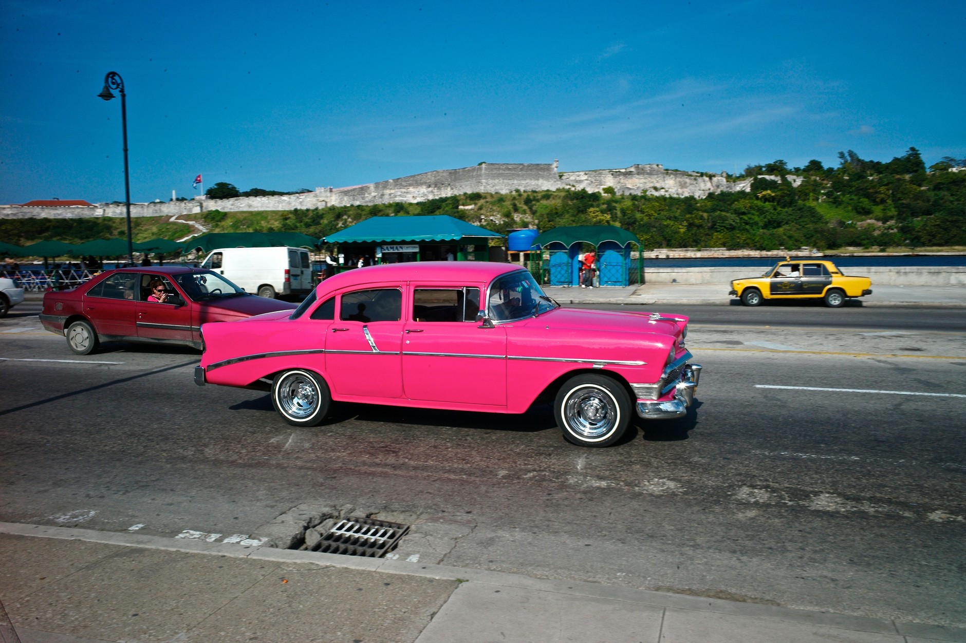Amerykańskie krążowniki i Peugeot za 260 tys.