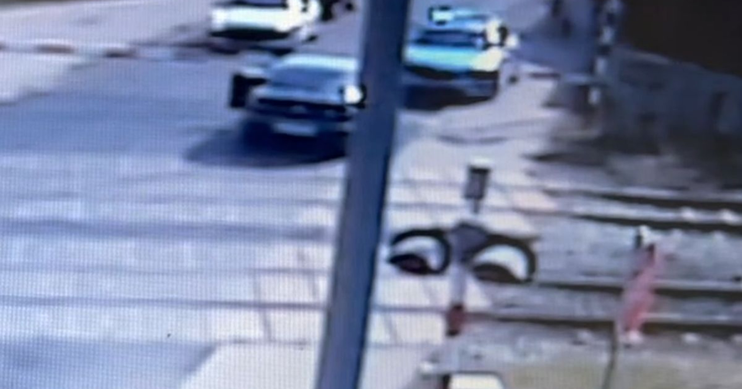 Dziwne zachowanie kierowcy na przejeździe