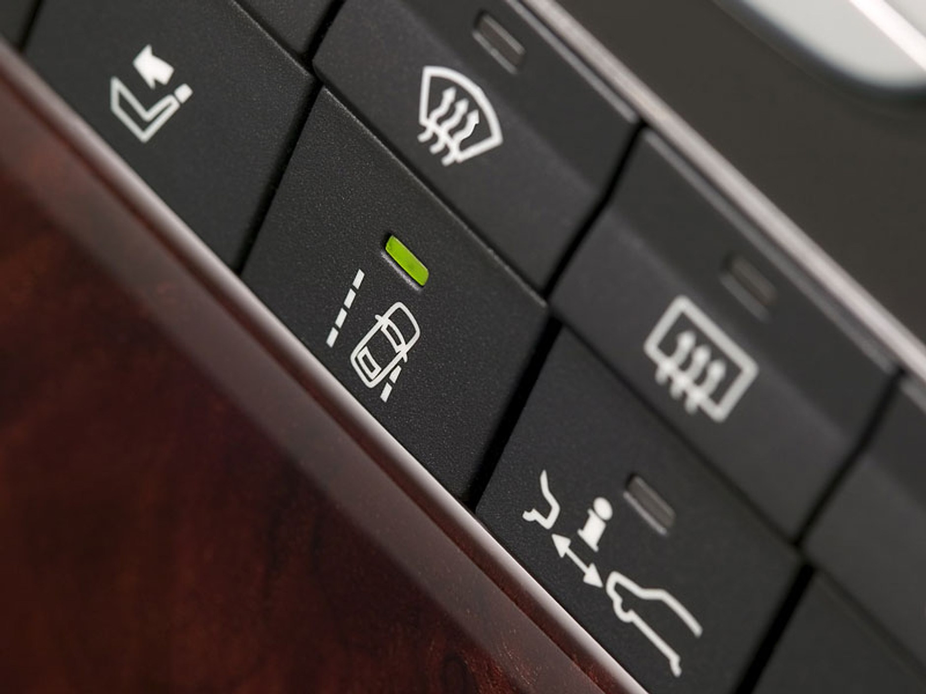 Duże Volvo mówi: „Stary, zatrzymaj się i napij się kawy”