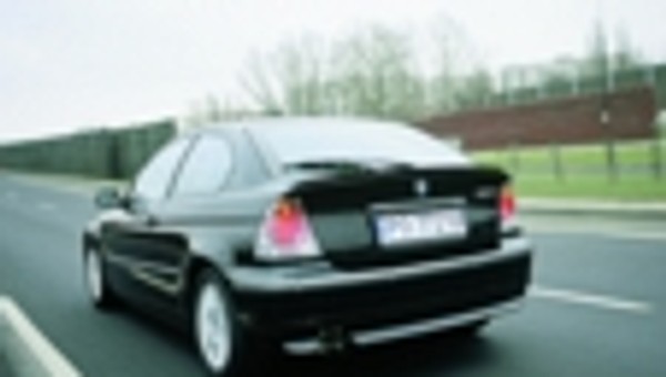 BMW 325ti Compact - Sposób na klientów