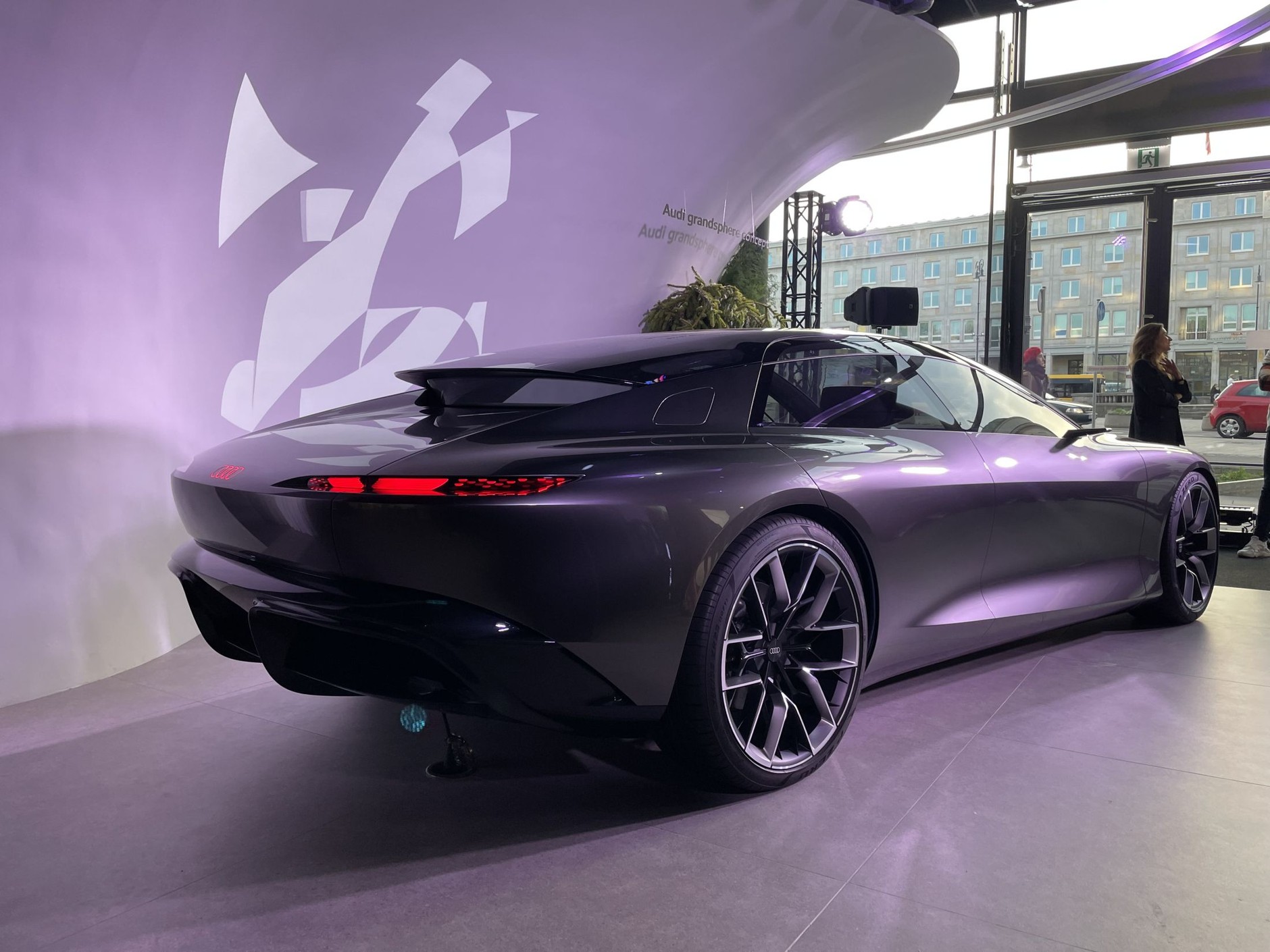 Audi Gransphere wygląda jak shooting brake, ale to tylko pozory