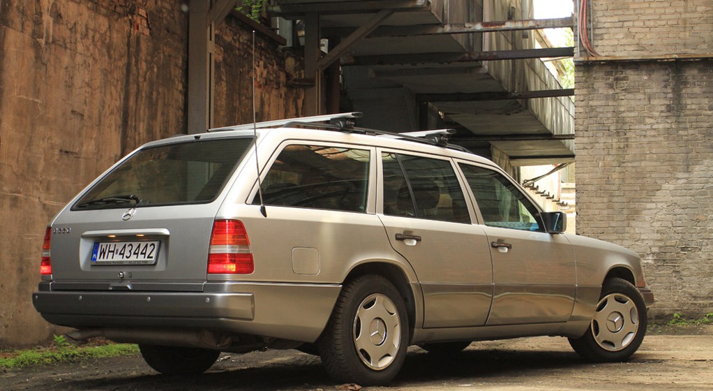 Mercedes W124 - klasyk na każdy dzień