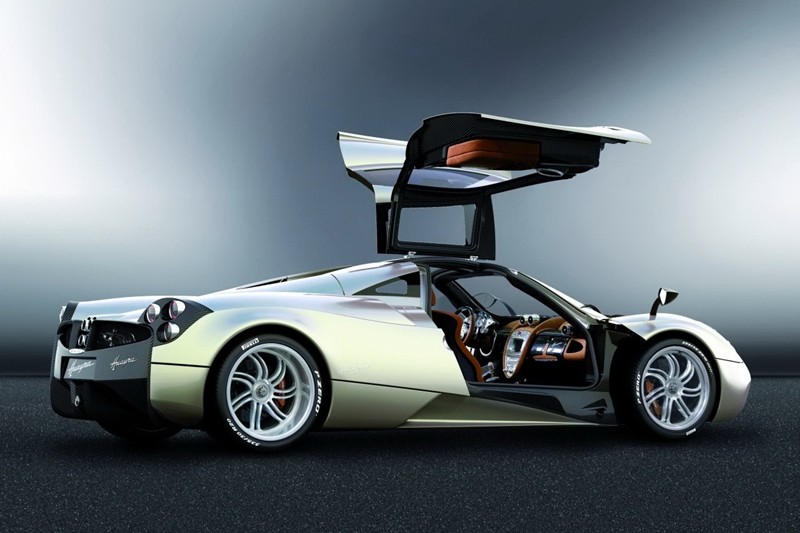 Pagani Huayra się objawiła