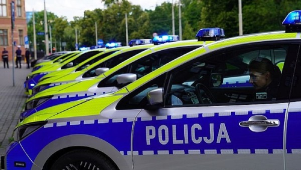 Elektryki zasiliły szeregi dolnośląskiej policji. Radiowozy kosztowały 2,1 mln zł