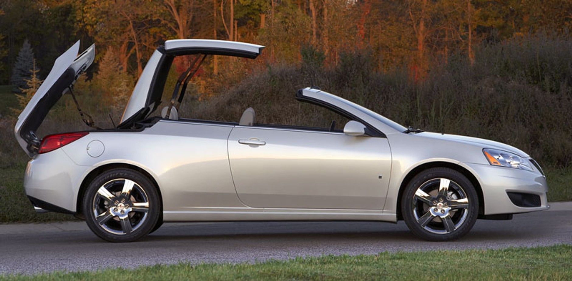 Los Angeles 2008: Pontiac G6 – facelifting na rok modelowy 2009