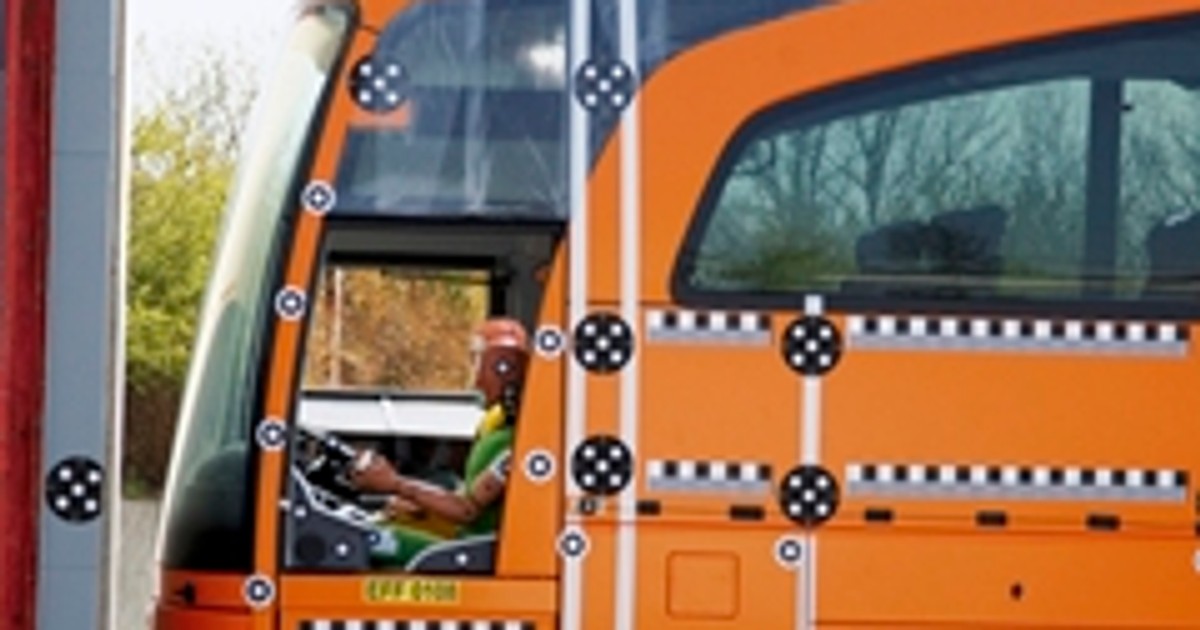 Crashtest autobusu – czy kierowca ma szanse?