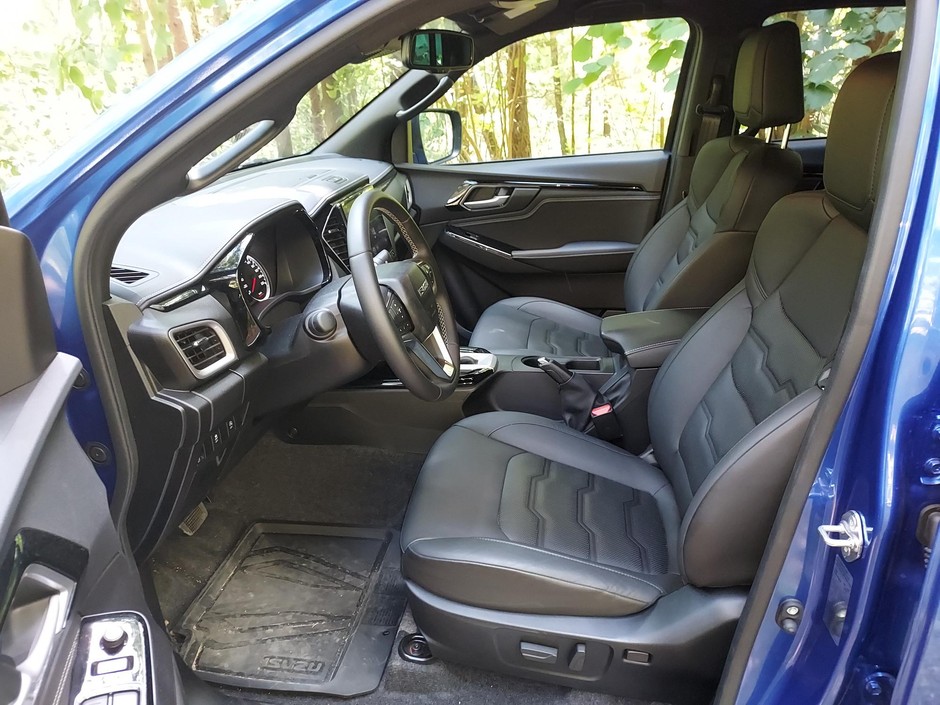 Isuzu D-Max 2023, lifting