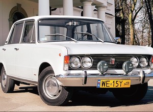 Polski Fiat 125p 1300 - klasyczny kredens (z archiwum Auto Świata)