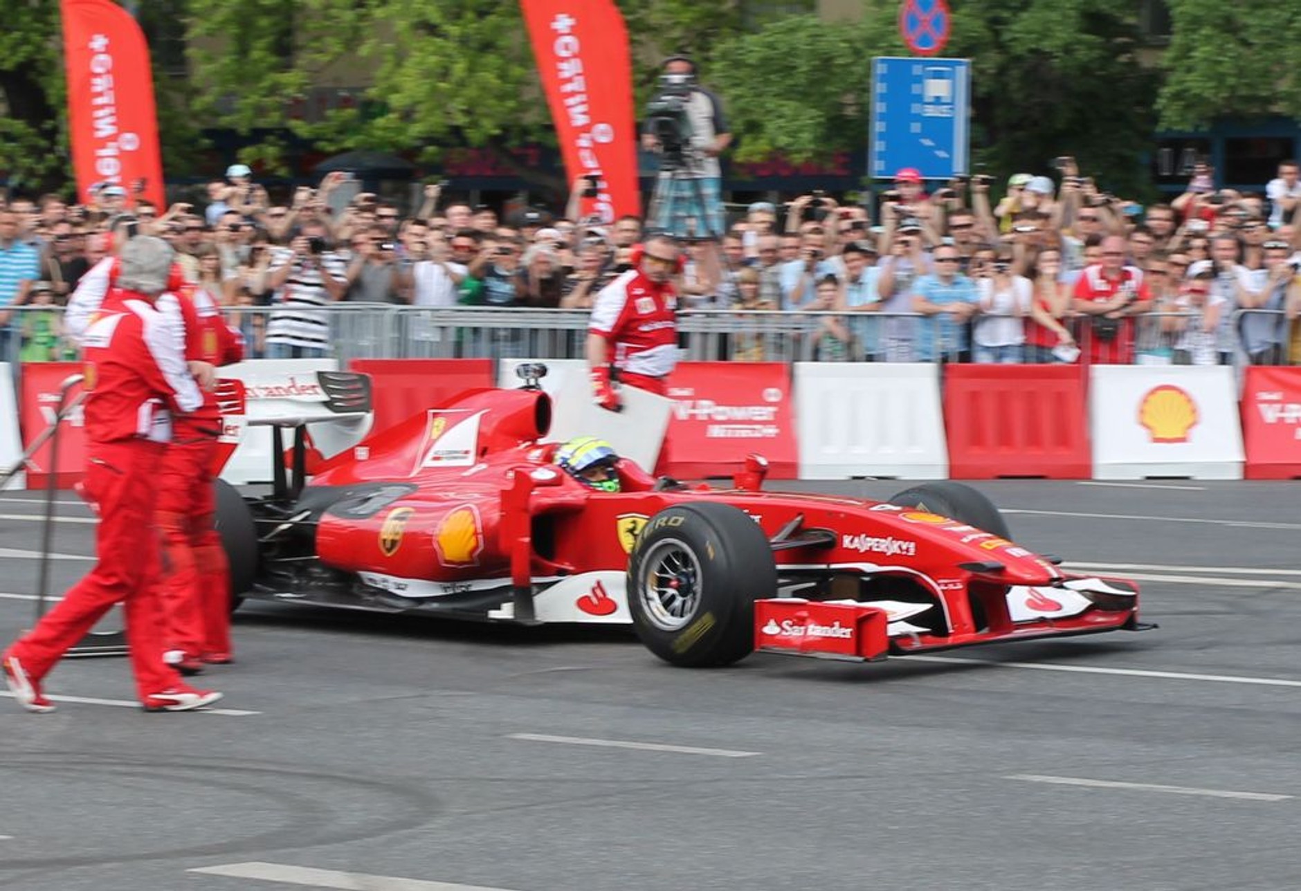 Shell V-Power Nitro+ Show