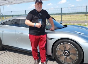 Jeździłem Mercedesami przyszłości. Jeszcze ich nie ma w salonach, ale warto poczekać
