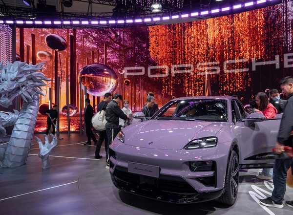 Volkswagen zamyka fabrykę w Chinach, Porsche liże rany. Chińscy analitycy rynku: "Są skończeni, to kwestia czasu"