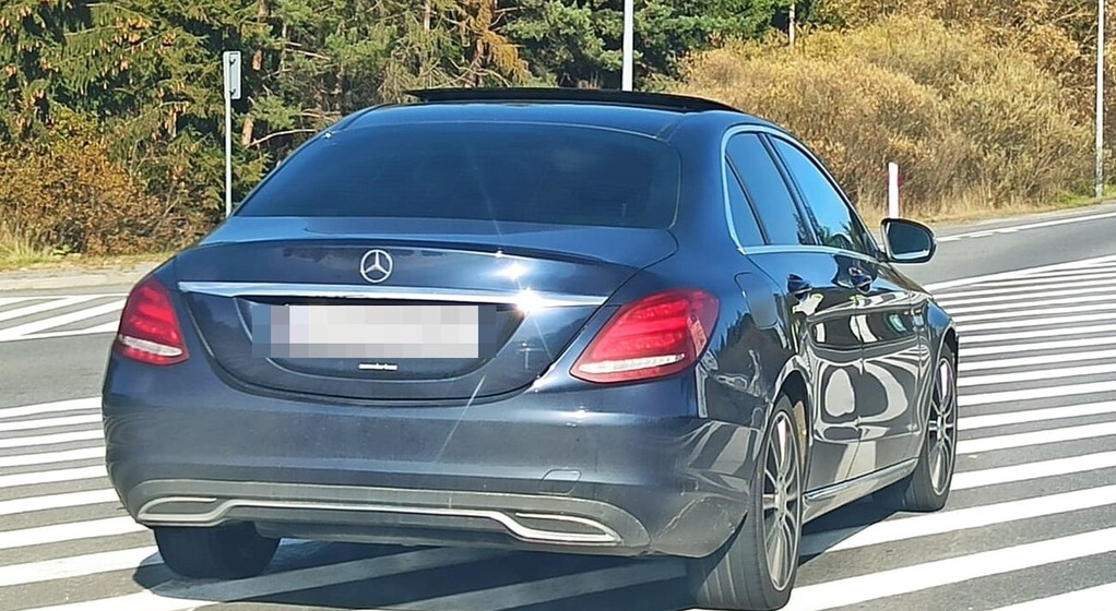 Straż Graniczna z placówki w Zakopanem zabezpieczyła Mercedesa skradzionego w Holandii
