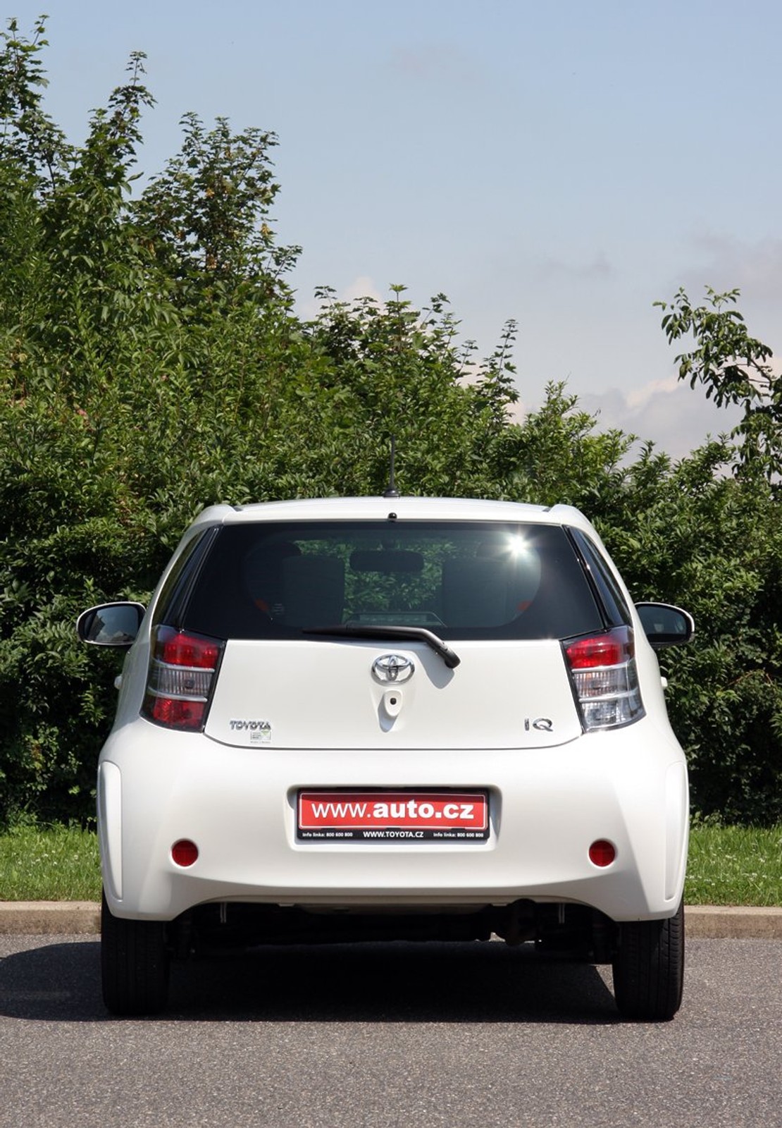 Test: Toyota iQ 1,0 (50 kW) – Má pod čepicí