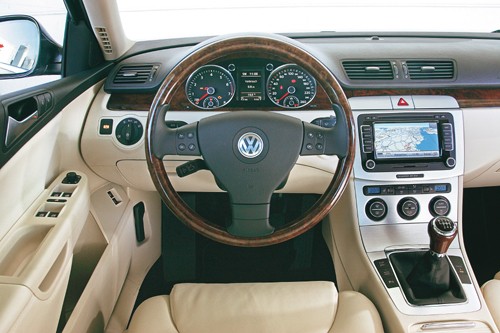 Seat Exeo kontra Skoda Superb, Audi A4 i Volkswagen Passat - Wszystko zostaje w rodzinie. Porównanie 4 limuzyn