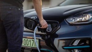 Kia wprowadza dopłaty do aut elektrycznych. Można zyskać do 22 tys. zł