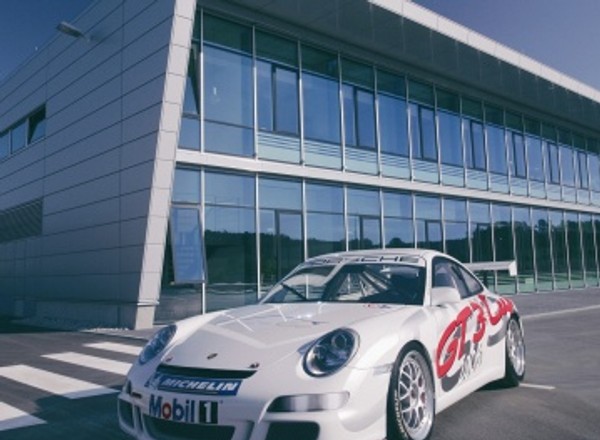 Porsche inwestuje w Centrum Badań i Rozwoju