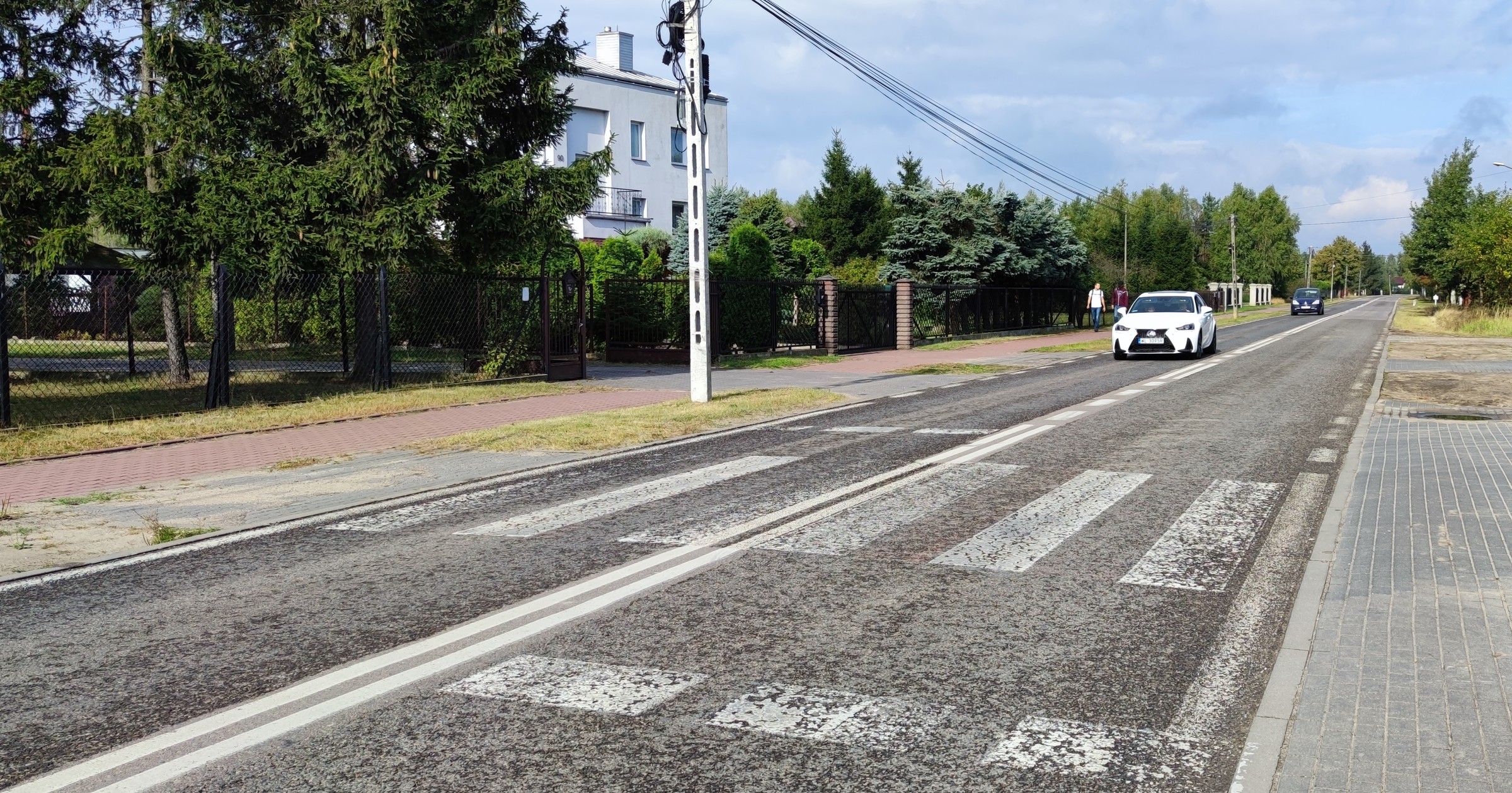 Piesi mogą mieć pierwszeństwo nie tylko na zebrze. Jest wyjątek