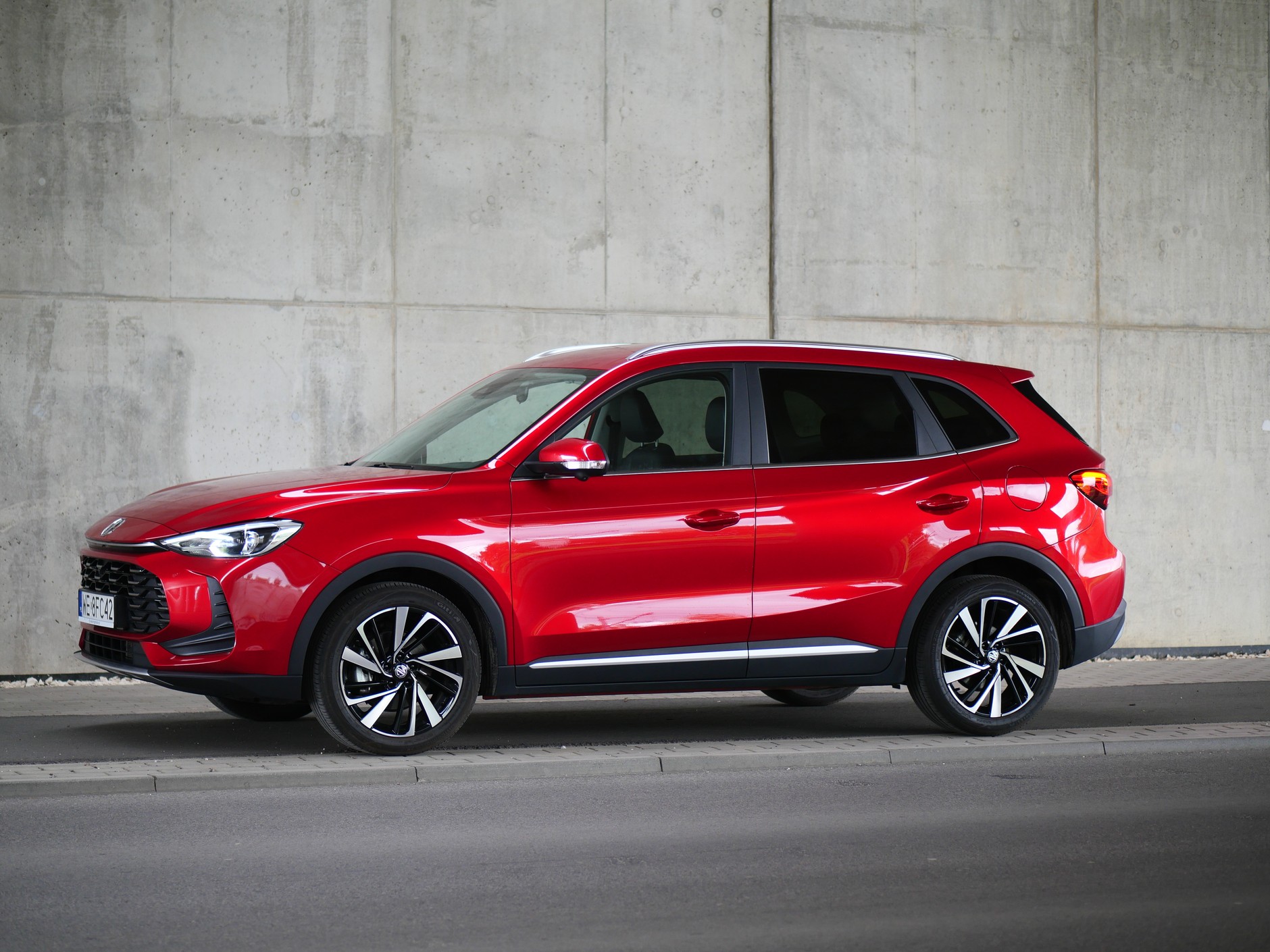 MG ZS Hybrid +