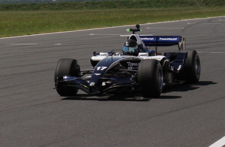 Formula Drive. Poprowadź bolid F1