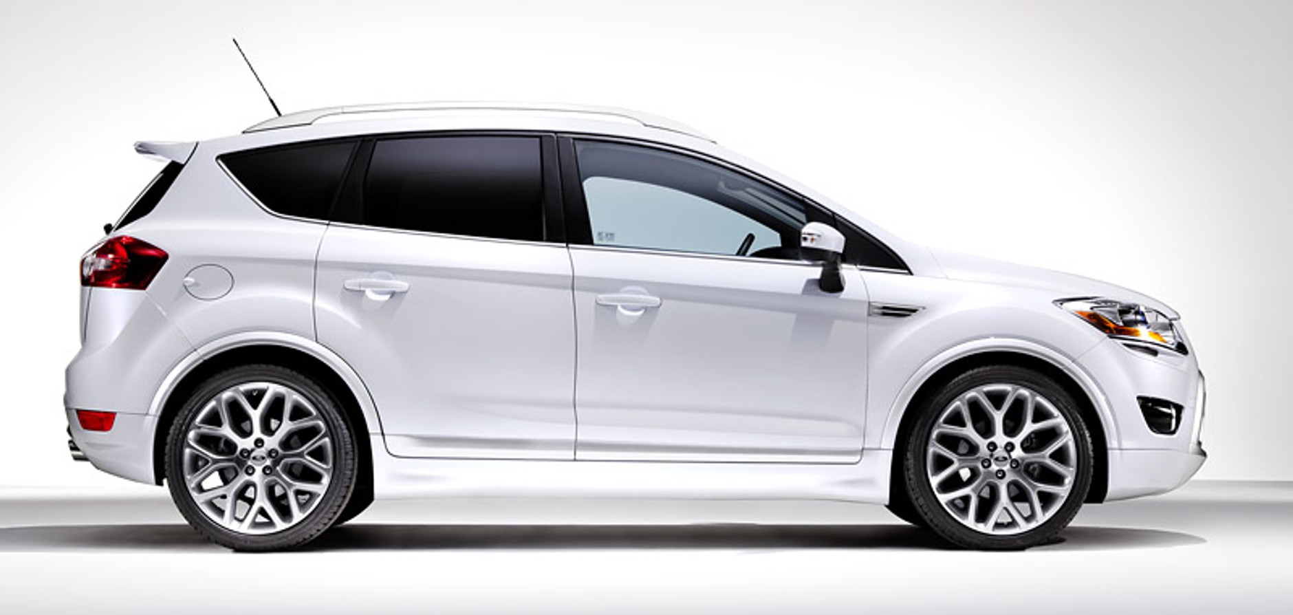 Paryż 2008: Ford Kuga 2.5 Turbo Individual