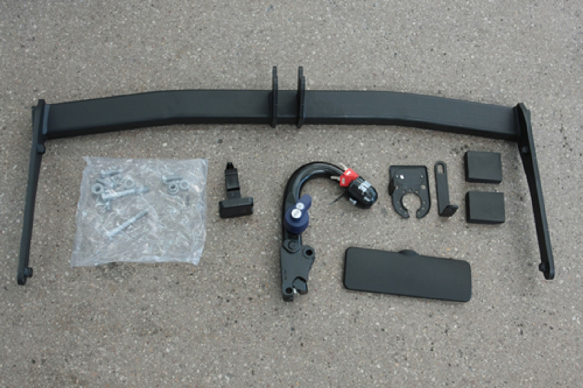 Montaż haka: Czyli zanim pociągniesz przyczepę