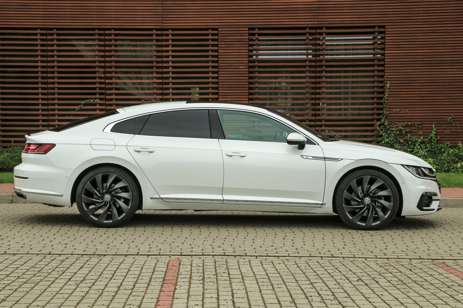 Volkswagen Arteon 2.0 TSI - limuzyna na sportowo