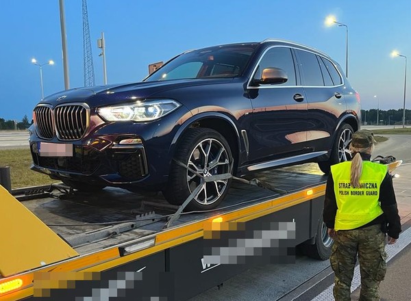 Straż Graniczna się nie pomyliła. BMW na estońskich tablicach nie pojechało dalej