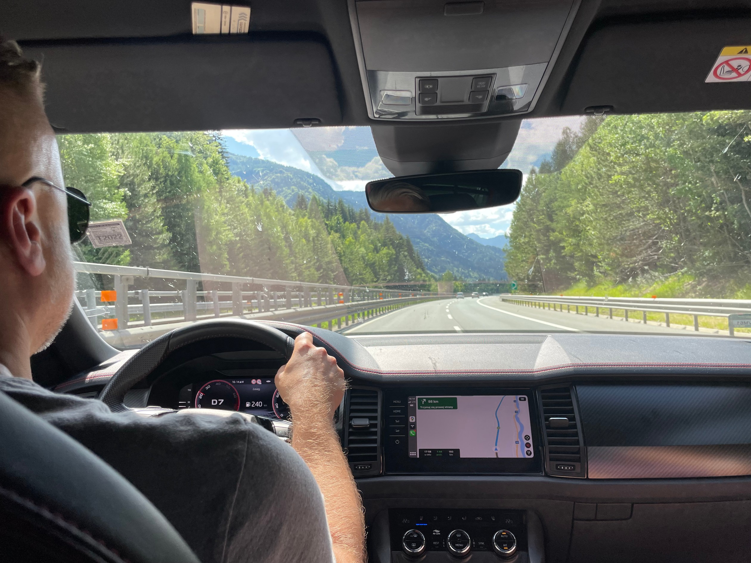 W takich okolicznościach przyrody nawet długie godziny za kierownicą nie są męczące