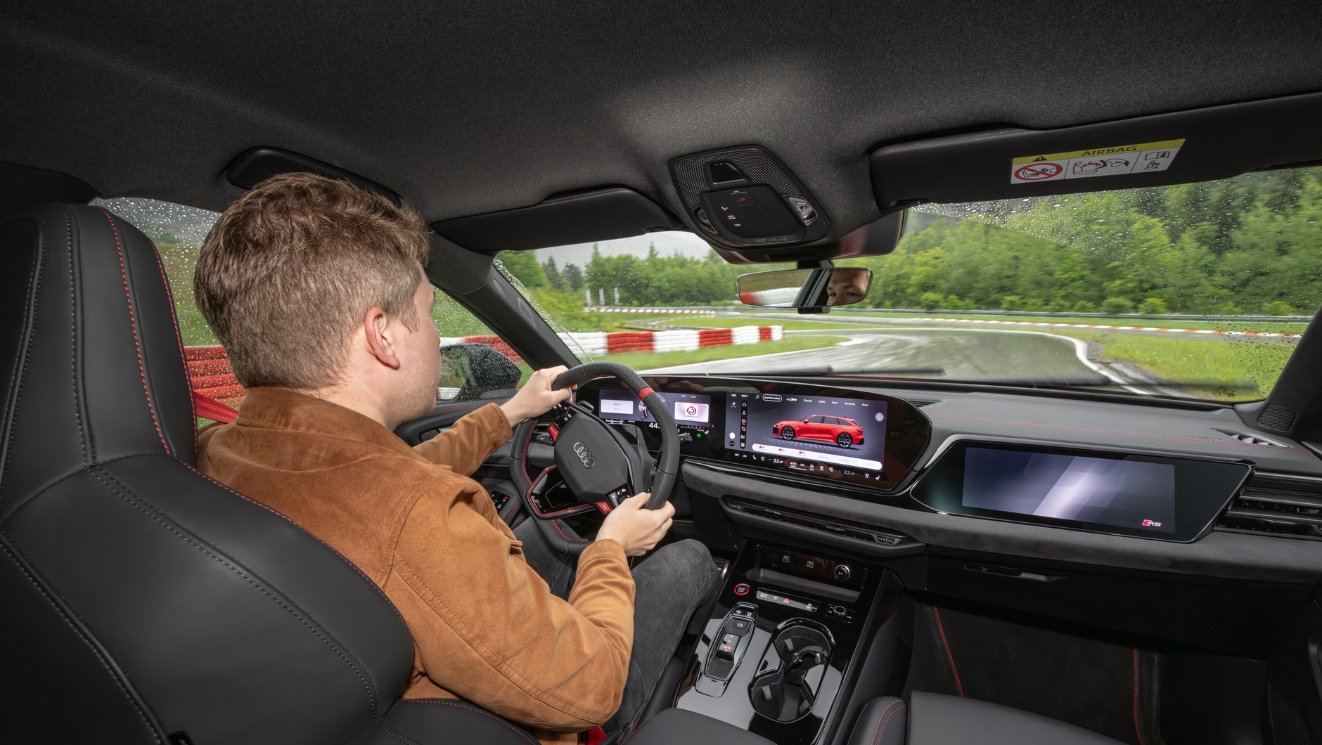 Jazda Audi RS5 to czysta przyjemność nawet w trudnych warunkach