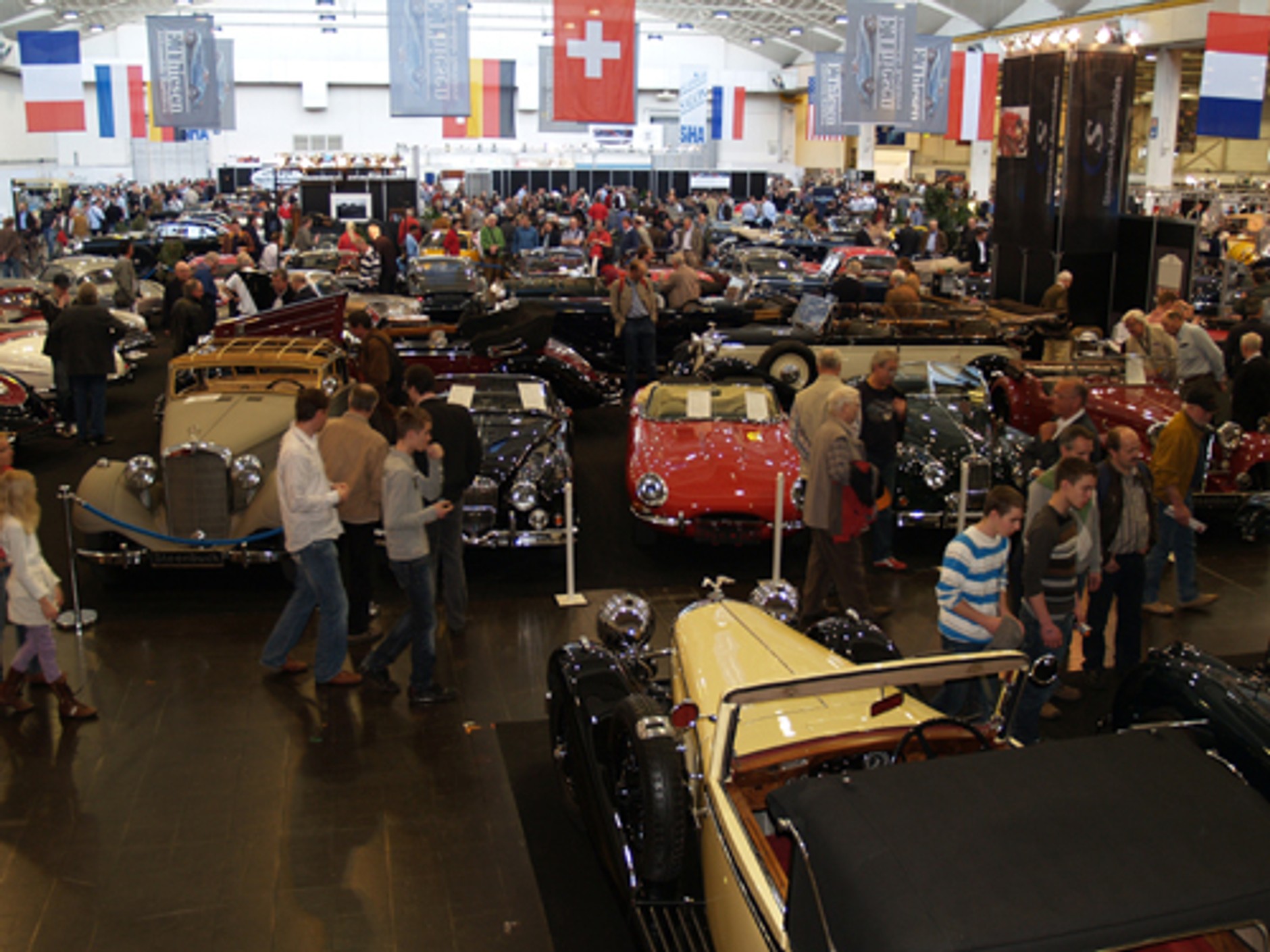 Techno Classica Essen: Dzieła sztuki na 4 kołach
