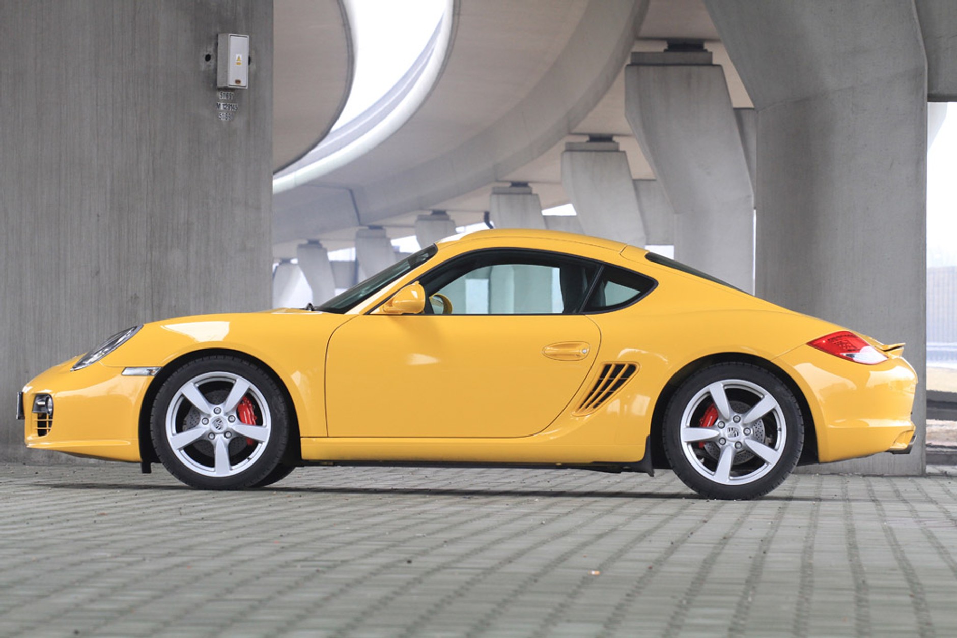 Porsche Cayman: cywilizowany sportowiec