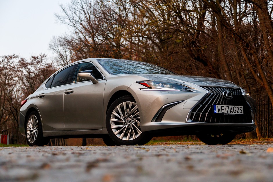 2024 Lexus ES300h