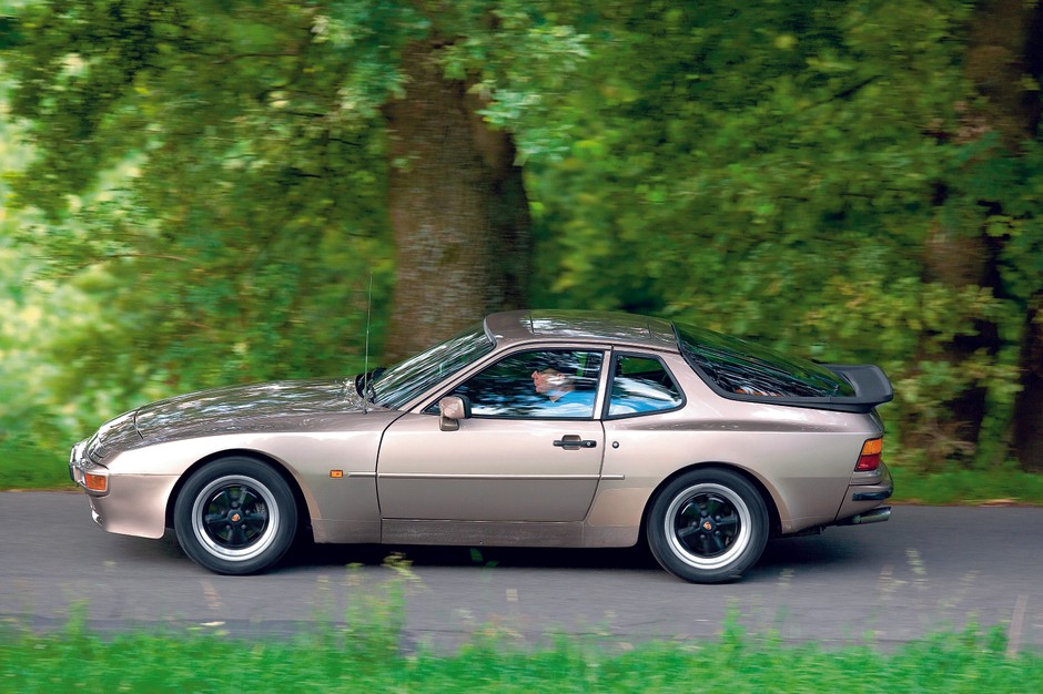 Porsche 944