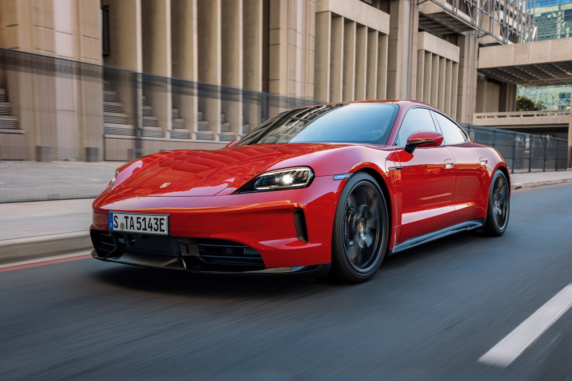 Porsche Taycan GTS z systemem E-Shift (2027)