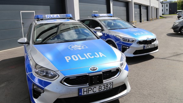 Tiktoker zapytał, czy warto podrywać dziewczyny na radiowóz. Szczera riposta policjantki