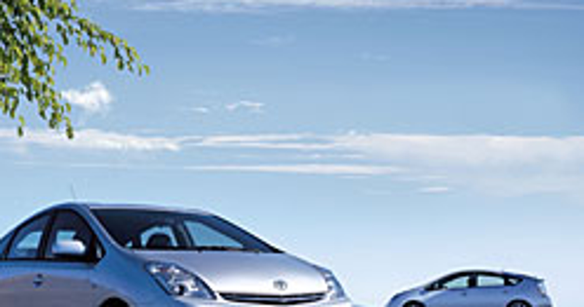 Toyota w Europie sprzedała ponad 100 tys. samochodów hybrydowych