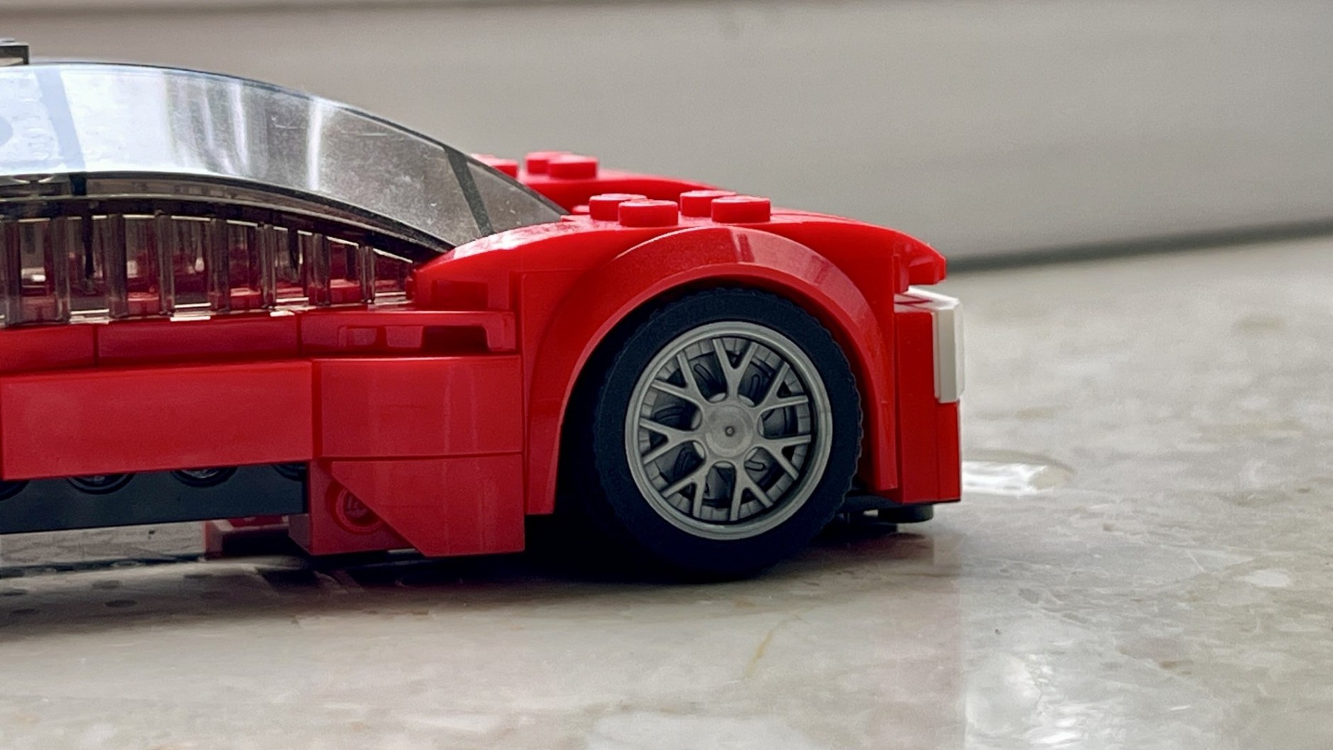 Opona LEGO