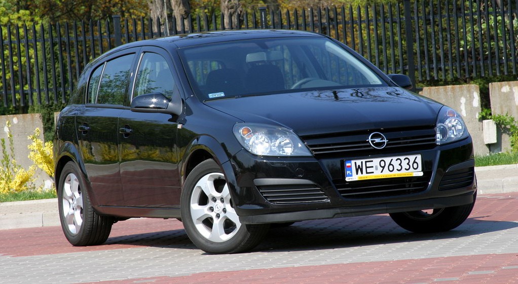 Opel Astra 1.7 CDTI z 2004 r. - 13 700 zł