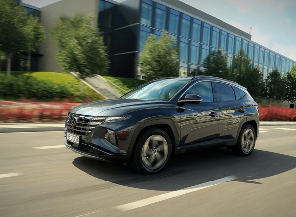 Hyundai Tucson – ten SUV ma 265 KM, a zużywa średnio jedynie 7,7 l/100 km. To imponujące