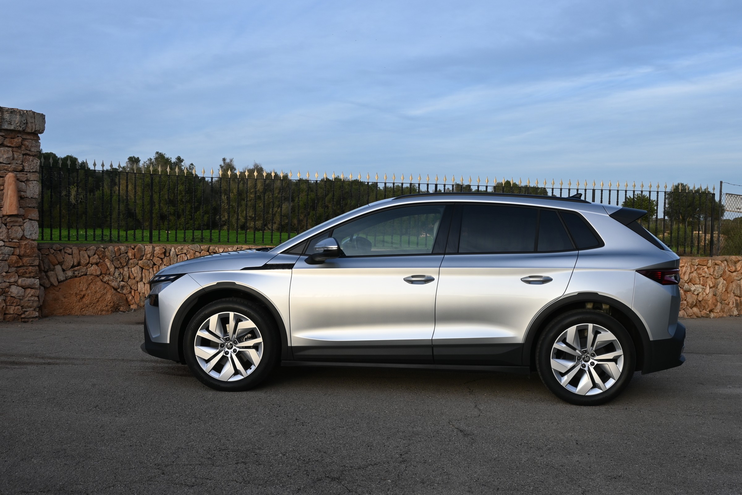 Skoda Elroq 85x debiutuje w Polsce. Elektryczny SUV z napędem 4×4