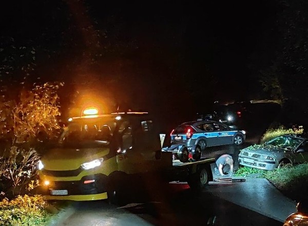 Kierowca wjechał do rowu. Policjanci szybko zweryfikowali przyczynę