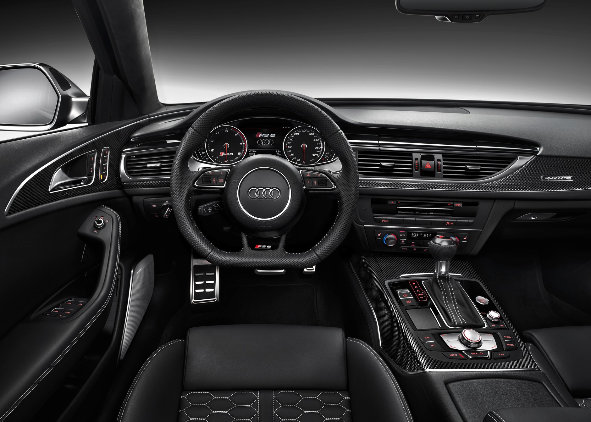Nowe Audi RS6 Avant: z rodziną na tor