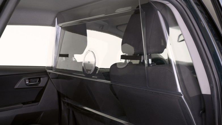 Przegrody to coraz częstszy widok w taksówkach