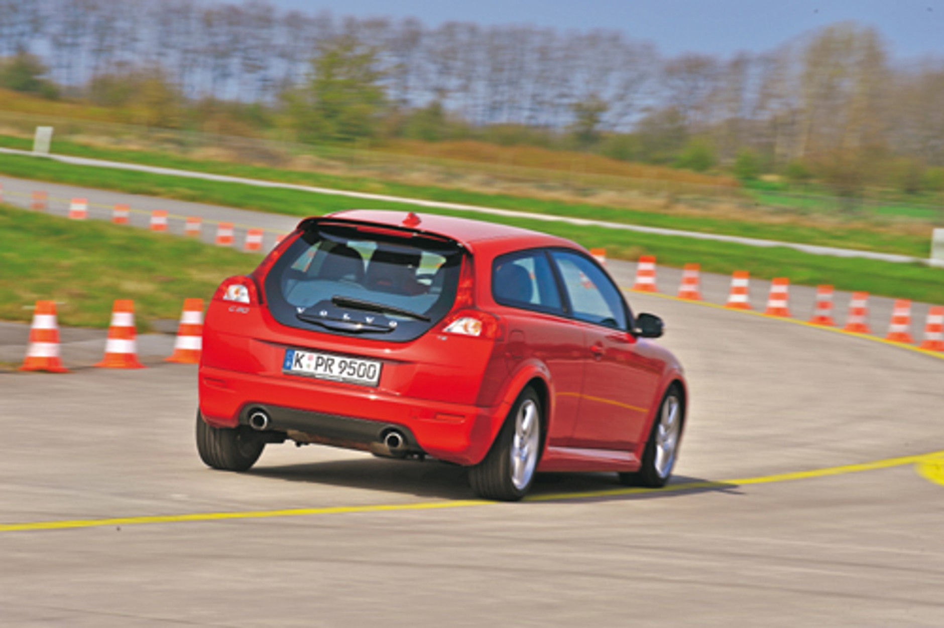 Które GTI jest najlepsze? Ford Focus ST kontra VW Golf GTI, Honda Civic Type R i Volvo C30 T5