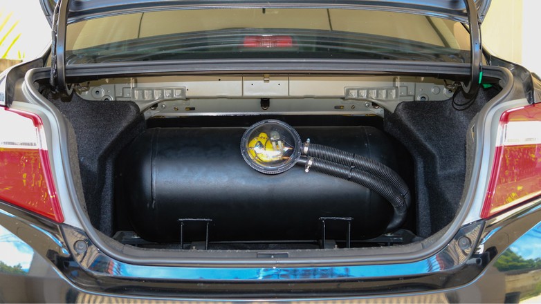 Miliony samochodów z LPG w Polsce. Za brak tej nalepki zapłacisz krocie