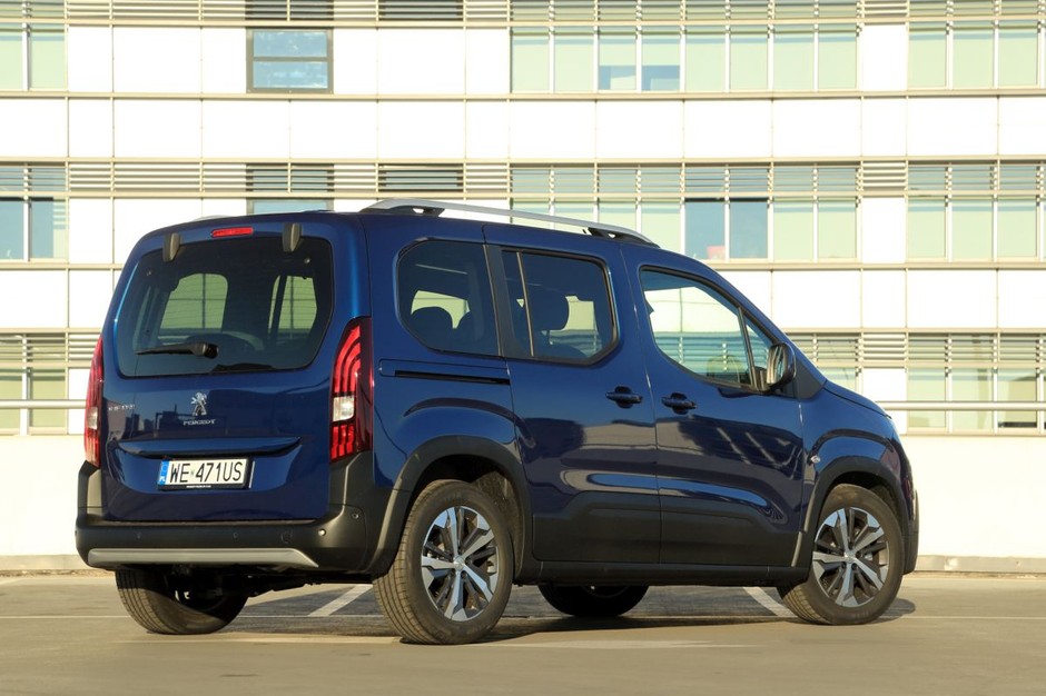 Citroën Berlingo vs Peugeot Rifter - dlaczego Peugeot jest lepszy?