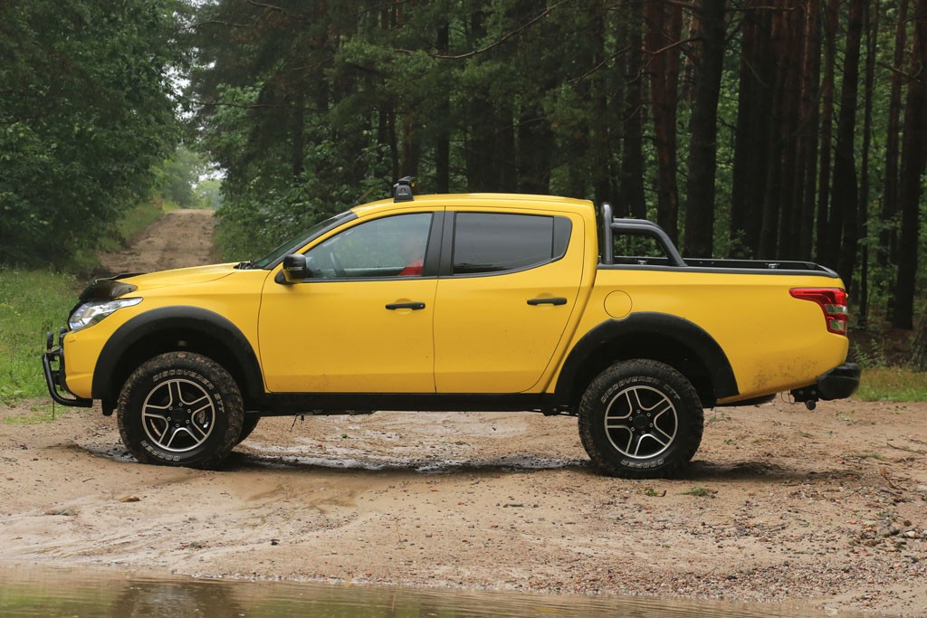 Mitsubishi L200 Monster - potwornie pracowity