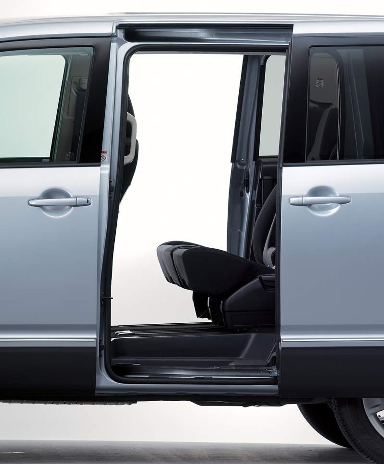 Mitsubishi Delica D:5 – nowe MPV z napędem na cztery koła